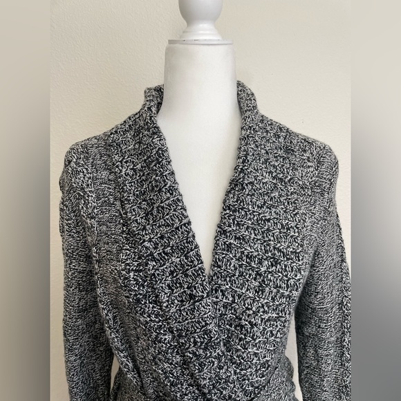 New York & Company Cardigan - Picture 3 of 9